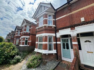 2 bedroom maisonette for rent in St. Catherines Road, Southampton, SO18