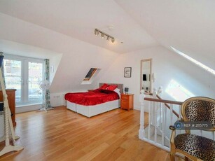 2 Bedroom Penthouse To Rent