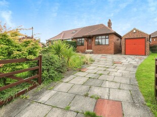 2 bedroom semi-detached bungalow for sale in Pinfold Mount, Leeds, LS15