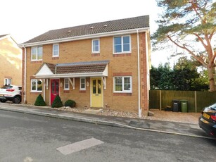 2 bedroom semi-detached house for rent in Sunnyfield Rise, Bursledon, SO31