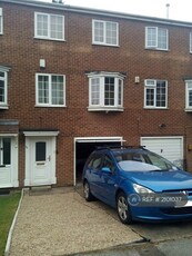 2 bedroom terraced house for rent in Alma Road, Nottingham, NG3