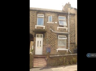 2 bedroom terraced house for rent in College Street, Huddersfield, HD4