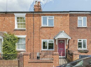 2 bedroom terraced house for rent in Kidmore End Road, Reading, RG4
