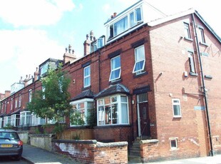 2 bedroom terraced house for rent in Lumley Avenue, Leeds, LS4