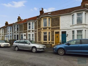 2 bedroom terraced house for sale in Carlyle Road, Greenbank, Bristol, BS5