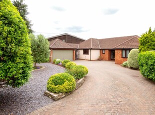 3 bedroom bungalow for sale in Bristol Road, Frenchay, Bristol, Gloucestershire, BS16