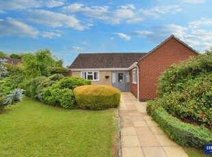 3 bedroom detached bungalow for sale in Cottesmore Avenue, Oadby, Leicester, LE2