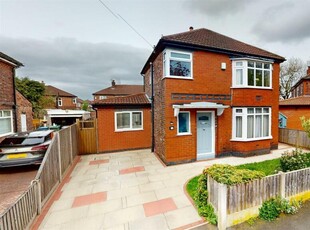 3 bedroom detached house for sale in Mount Drive, Urmston, M41