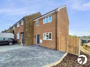 3 bedroom end of terrace house for rent in Groombridge Close, South Welling, Kent, DA16