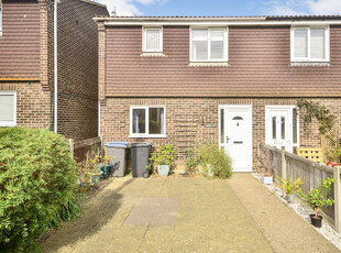 3 bedroom end of terrace house for rent in St. Patricks Road, Deal, Kent, CT14