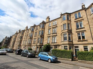 3 bedroom flat for rent in Strathearn Road, Grange, Edinburgh, EH9