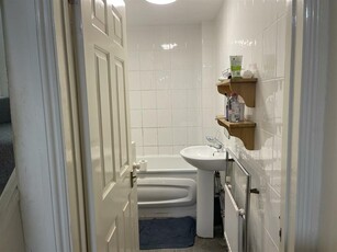 3 bedroom flat for rent in Waverley Road, Cotham, Bristol, BS6