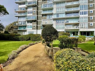 3 bedroom flat for rent in West Cliff Road, Bournemouth , , BH2