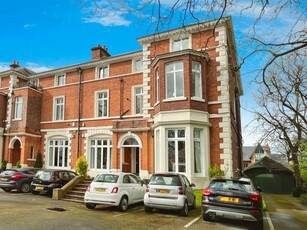 3 bedroom flat for sale in Didsbury Park, Didsbury, Manchester, M20