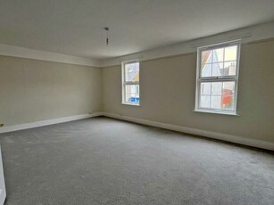 3 Bedroom Flat To Rent