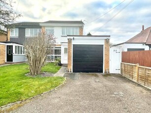 3 bedroom semi-detached house for rent in Alcester Road, Hollywood, B47