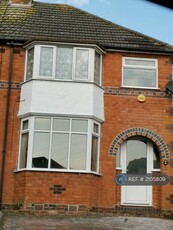 3 bedroom semi-detached house for rent in Ryde Park Road, Rednal, Birmingham, B45