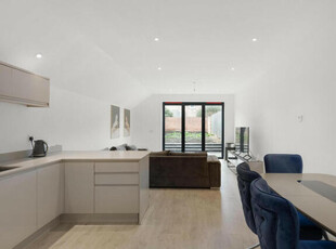3 Bedroom Semi-detached House For Sale In Brentford