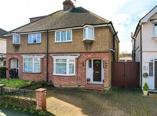 3 Bedroom Semi-detached House For Sale In Walton-on-thames