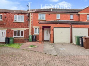 3 bedroom terraced house for rent in Bicton Avenue, St. Peters, Worcester, WR5