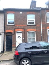 3 bedroom terraced house for rent in Buxton Road, Luton, Bedfordshire, LU1