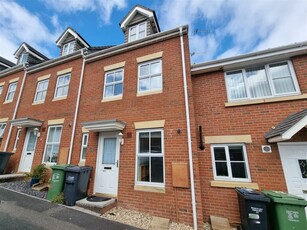3 bedroom terraced house for rent in Lavender Road, Exeter, EX4