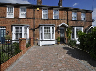 3 bedroom terraced house for rent in Park Avenue, Chelmsford, Essex, CM1