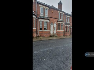 3 bedroom terraced house for rent in Victoria Road, Doncaster, DN4