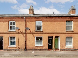 3 bedroom terraced house for sale in Buckingham Street, Wolverton, Milton Keynes, MK12