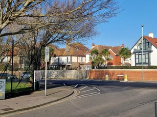 4 bedroom detached house for rent in Eastern Parade, Southsea, Hampshire, PO4