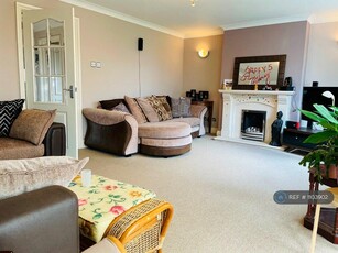 4 bedroom detached house for rent in Salisbury Gardens, Basingstoke, RG22