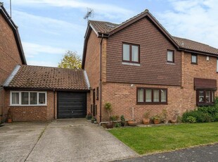 4 bedroom semi-detached house for rent in 47, Fordwich Place, Sandwich, Kent CT13 0RA, CT13