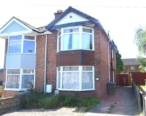 4 bedroom semi-detached house for rent in Harrison Road, Southampton, Hampshire, SO17