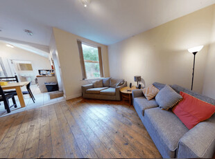 4 bedroom semi-detached house for rent in Midland Avenue, Lenton, Nottingham, NG7