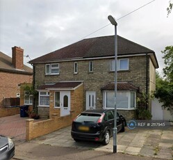 4 bedroom semi-detached house for rent in Thoday Street, Cambridge, CB1