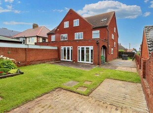 4 Bedroom Semi-Detached House For Sale