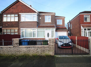 4 bedroom semi-detached house for sale in Ashbourne Road, Stretford, M32 9SB, M32