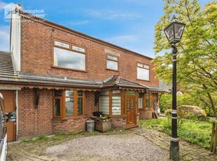 4 Bedroom Semi-detached House For Sale In Leigh, Wigan