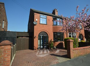 4 bedroom semi-detached house for sale in Milwain Drive, Heaton Chapel, Stockport, SK4