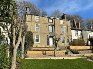 4 bedroom terraced house for rent in Fulneck, Pudsey, LS28