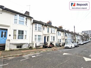 4 bedroom terraced house for rent in Newmarket Road, Brighton, BN2