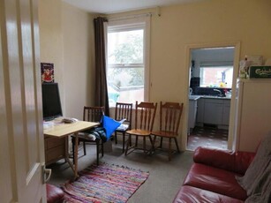 4 Bedroom Terraced House For Rent In Nottingham, Nottinghamshire