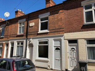 4 bedroom terraced house for rent in Wordsworth Road, Leicester, LE2