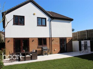 5 bedroom detached house for rent in Downswood, ME15
