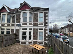 5 Bedroom Terraced House To Rent