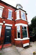 6 bedroom end of terrace house for sale in Weaste Lane, Salford, Greater, M5