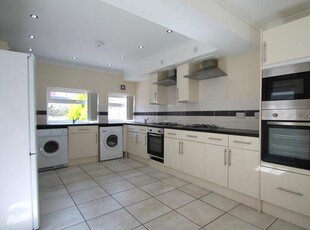 6 bedroom terraced house for rent in Cathays Terrace, Cardiff, CF24