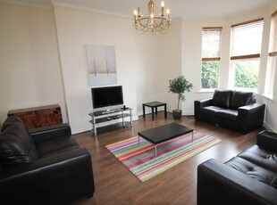 6 bedroom terraced house for rent in Rothbury Terrace, Newcastle Upon Tyne, NE6