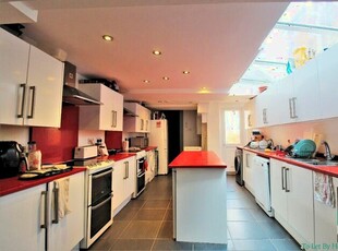 8 Bedroom Terraced House For Sale