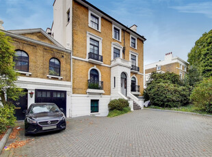 Apartment for sale with 2 bedrooms, Highbury Grove, Highbury | Fine & Country